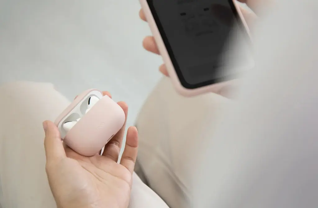 imgi_26_Lino_AirPods_Pro_3_WebDeck-04.webp