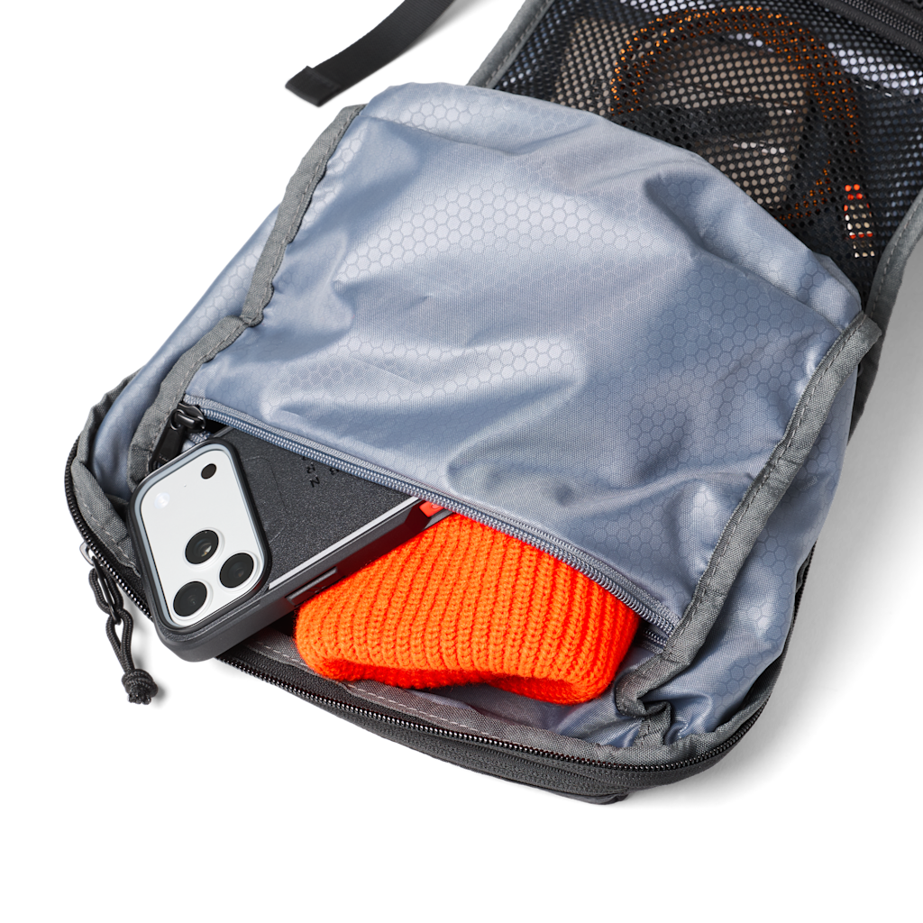 imgi_620_UAG_Civilian_Backpack_Midnight_Camo-19.webp