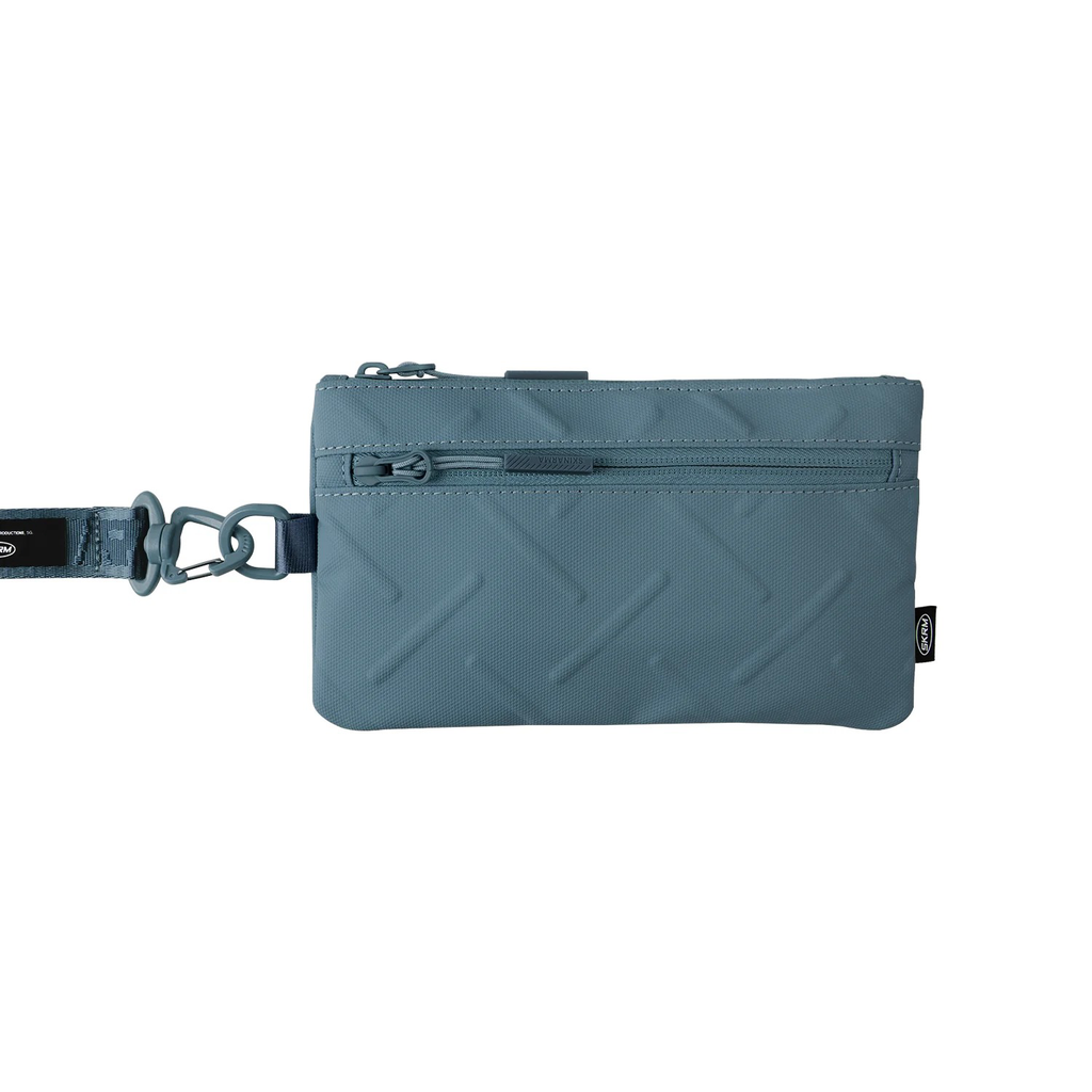 imgi_126_SK_JUNO_Clutch_Blue_01.webp