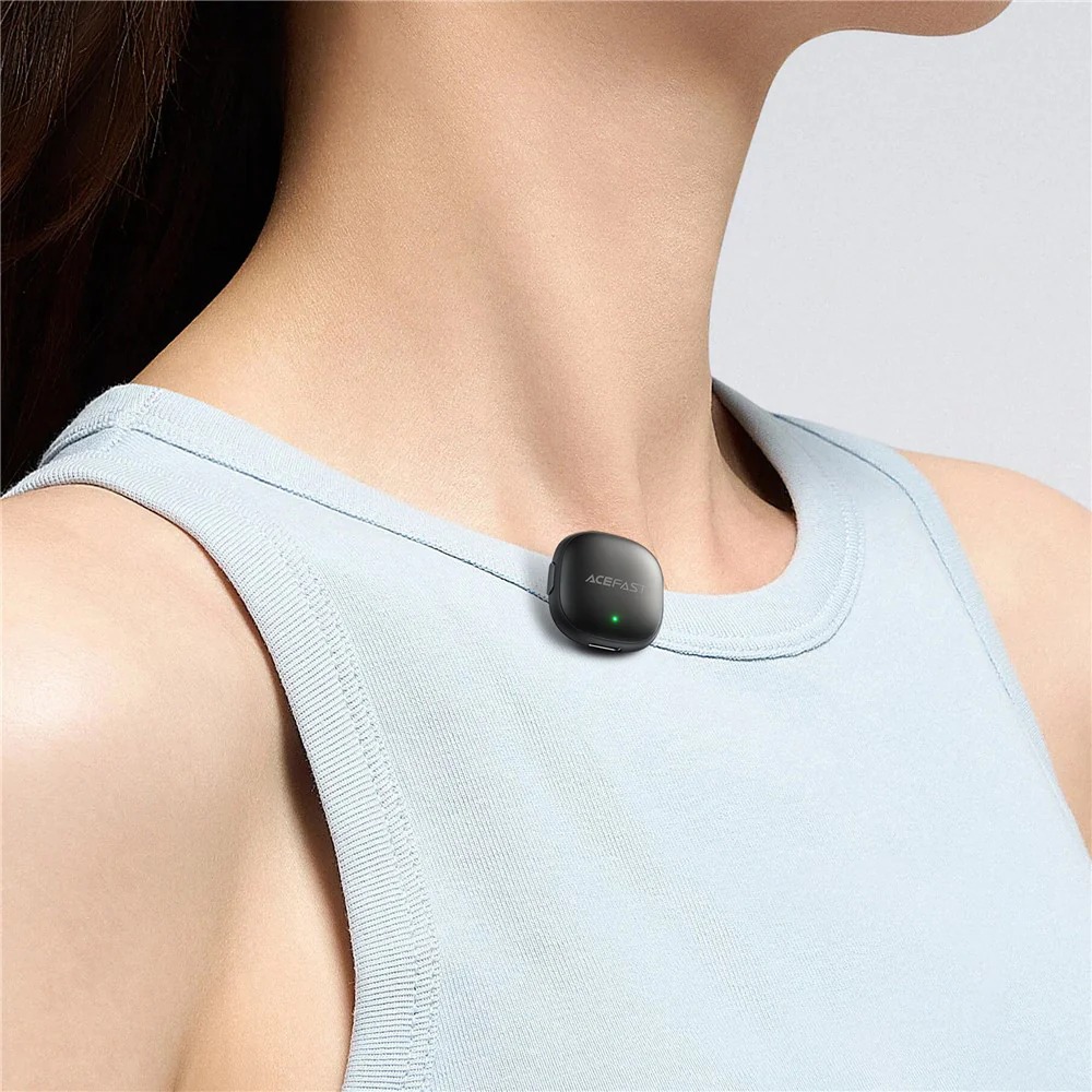 AceFast R1 wireless lavalier microphones Lightning