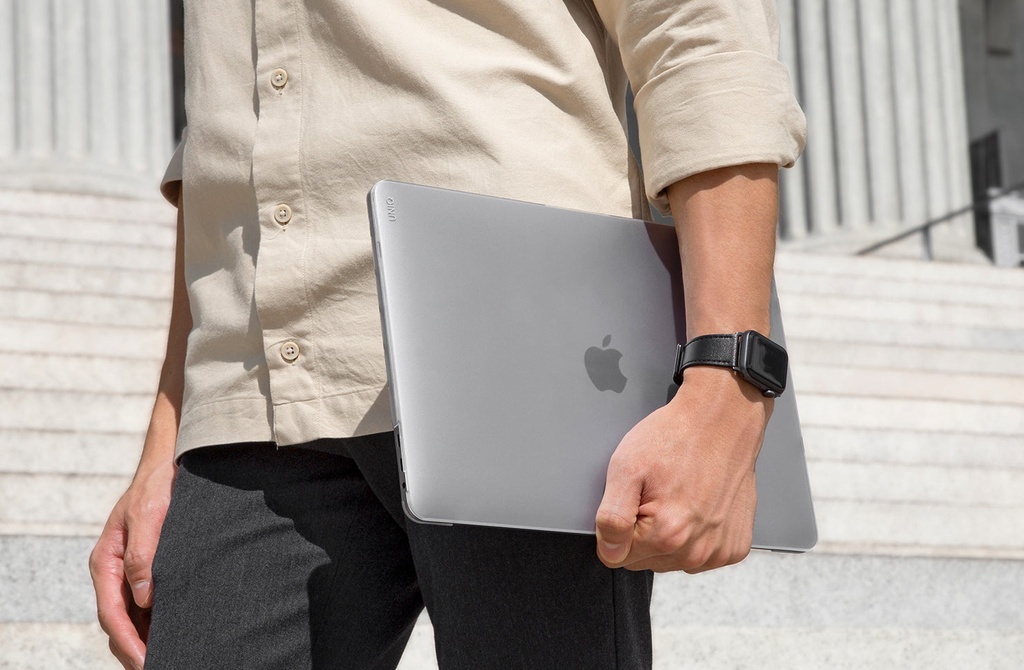 UNIQ CLARO MACBOOK AIR 13 (2022) - SMOKE (MATTE GREY)
