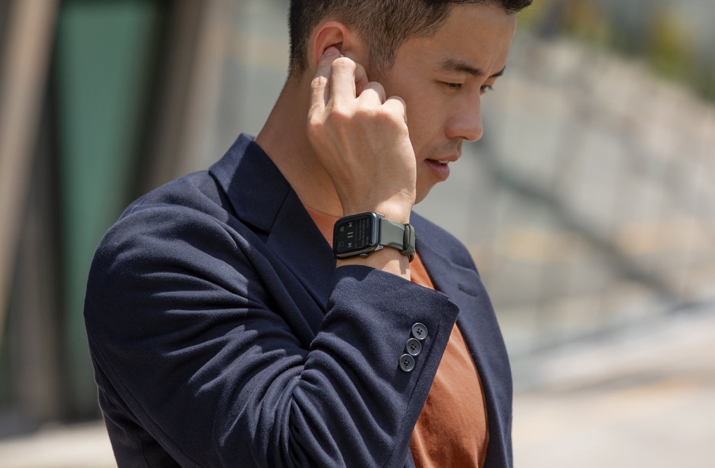 Uniq Linus Airosoft Silicone Strap For Apple Watch 49/45/44/42mm - Lime Green