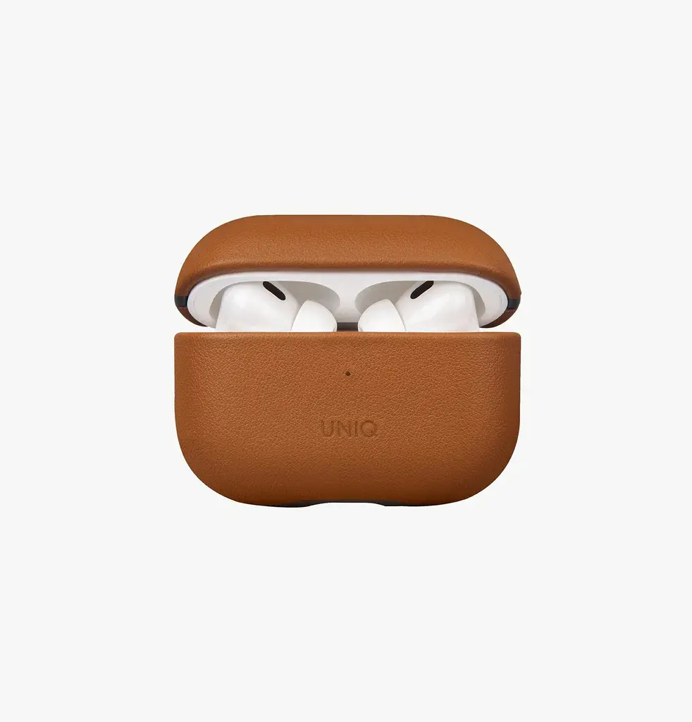 كفر UNIQ Terra جلد طبيعي بإغلاق كبسة لسماعات AirPods Pro 2 – بني توفي